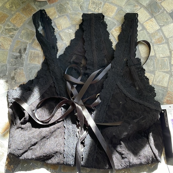 Hanky Panky After Midnight Collection Lace-Up Lace Bodysuit - Picture 4 of 10